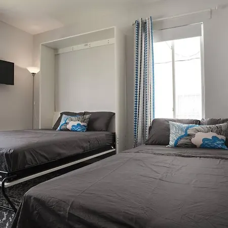 Miami Beach Getaway 100 Yards From Beach
